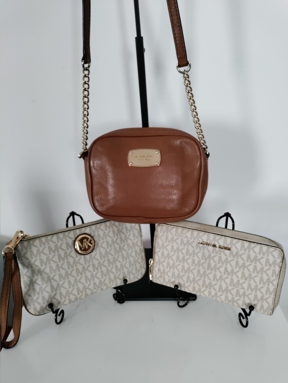 Michael Kors 3-Piece Matching Bundle – Crossbody, Wristlet & Zip Wallet